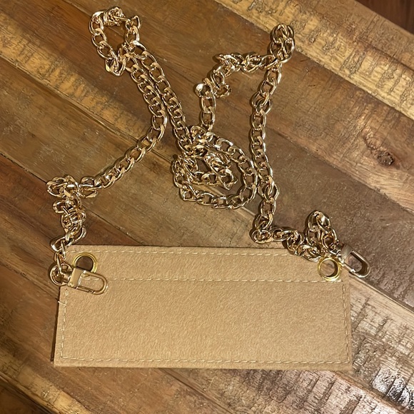 EUC Louis Vuitton Sarah International wallet - Picture 9 of 9